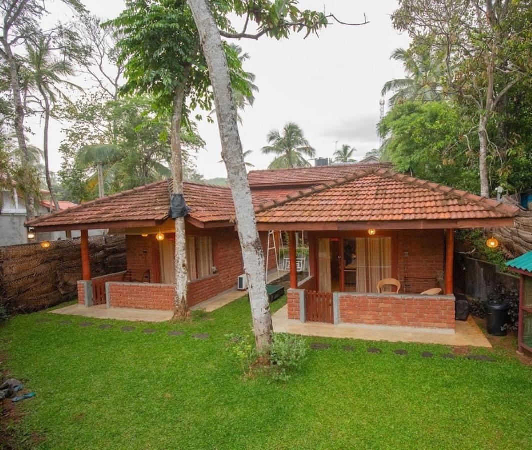 Hotel Click Hiriketiya Dikwella Exterior foto
